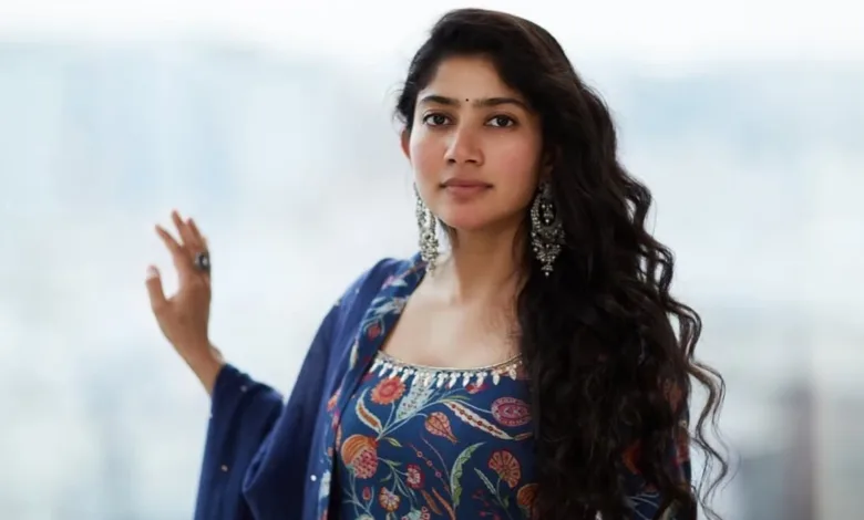 సాయి పల్లవిపై విమర్శలు: అభిమానుల సమర్థన||Sai Pallavi Faces Criticism; Fans Defend Her