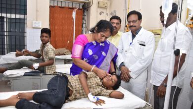 AP LATEST NEWS: జీజీహెచ్ లో విద్యార్థులను పరామర్శించిన మంత్రి సవిత