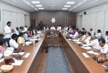 GUNTUR CITY NEWS: తుఫాను నష్ట నివేదికలు అందజేయాలి జిల్లా కలెక్టర్ కార్యాలయం వీడియో సమావేశ మందిరంలో