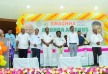 పరిశుభ్రతకు అవార్డుల వర్షం – బాపట్లలో కలెక్టర్ ప్రశంసలు
