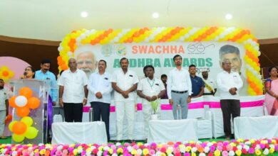 పరిశుభ్రతకు అవార్డుల వర్షం – బాపట్లలో కలెక్టర్ ప్రశంసలు