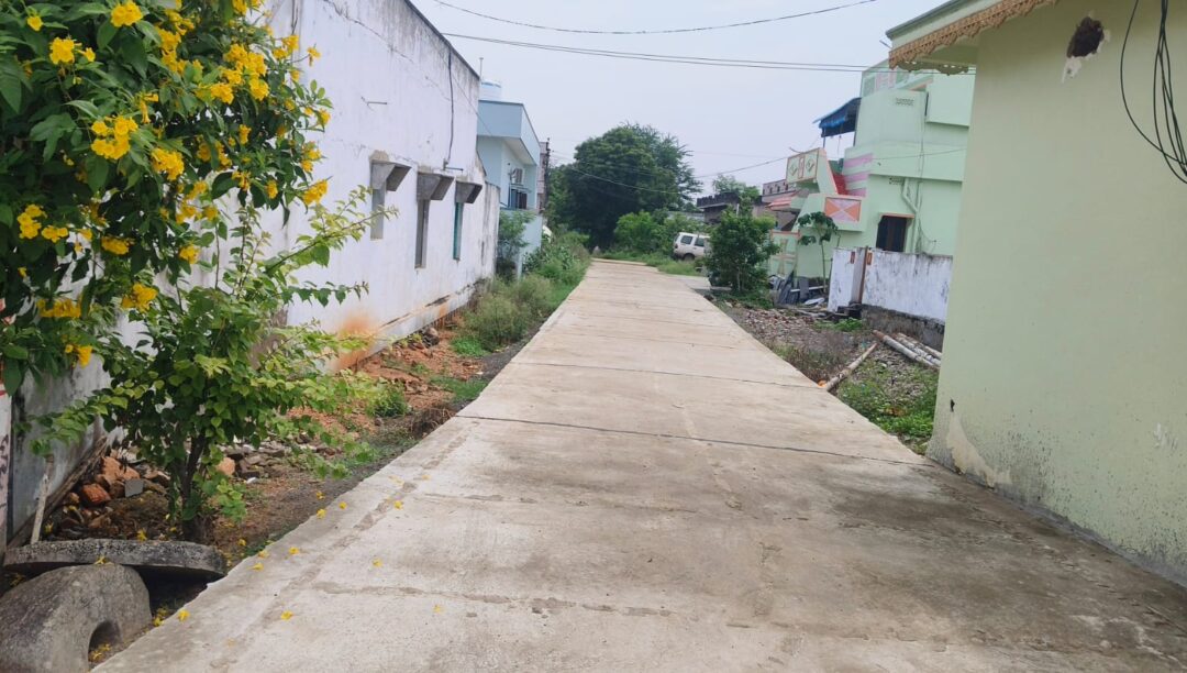 Bapatla news:సాంబన్న కృషితో యద్దనపూడిలో పల్లె రోడ్లకు ‘ప్రగతి’వెలుగు