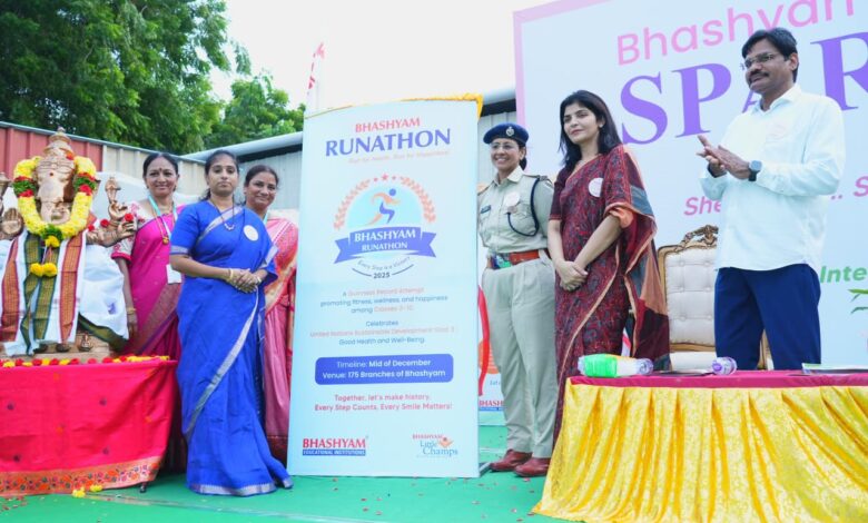 స్త్రీ సాధికారతకు సమాజ ఆలోచన మారాల్సిందే: ఎమ్మెల్యే గల్లా మాధవి