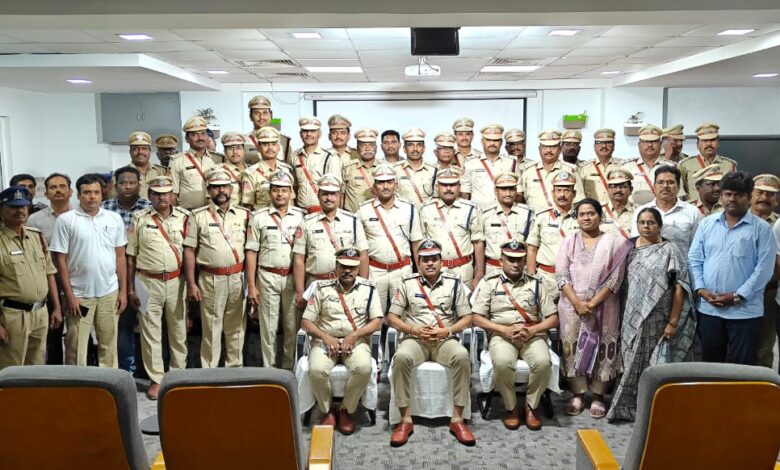 Guntur news :గుంటూరులో జోన్-III ఫైర్ సర్వీసెస్ రివ్యూ సమావేశం: డైరెక్టర్ జనరల్ P.V. రమణ సమీక్ష Guntur news :గుంటూరులో జోన్-III ఫైర్ సర్వీసెస్ రివ్యూ సమావేశం: డైరెక్టర్ జనరల్ P.V. రమణ సమీక్ష