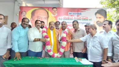 Guntur Local News:జనసేన రాష్ట్ర ప్రధాన కార్యదర్శి బోనబోయిన శ్రీనివాస్ యాదవ్ జన్మదినం – సేవా కార్యక్రమాలతో వేడుకలు Guntur Local News:జనసేన రాష్ట్ర ప్రధాన కార్యదర్శి బోనబోయిన శ్రీనివాస్ యాదవ్ జన్మదినం – సేవా కార్యక్రమాలతో వేడుకలు