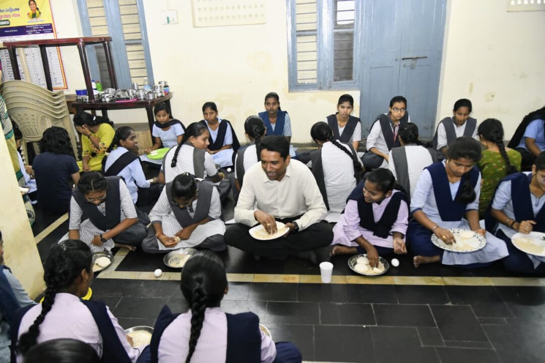 Vijayawada Local news:వసతి గృహ విద్యార్థులు మన కంటిపాపలు: జిల్లా కలెక్టర్ డా. జి. లక్ష్మీశ