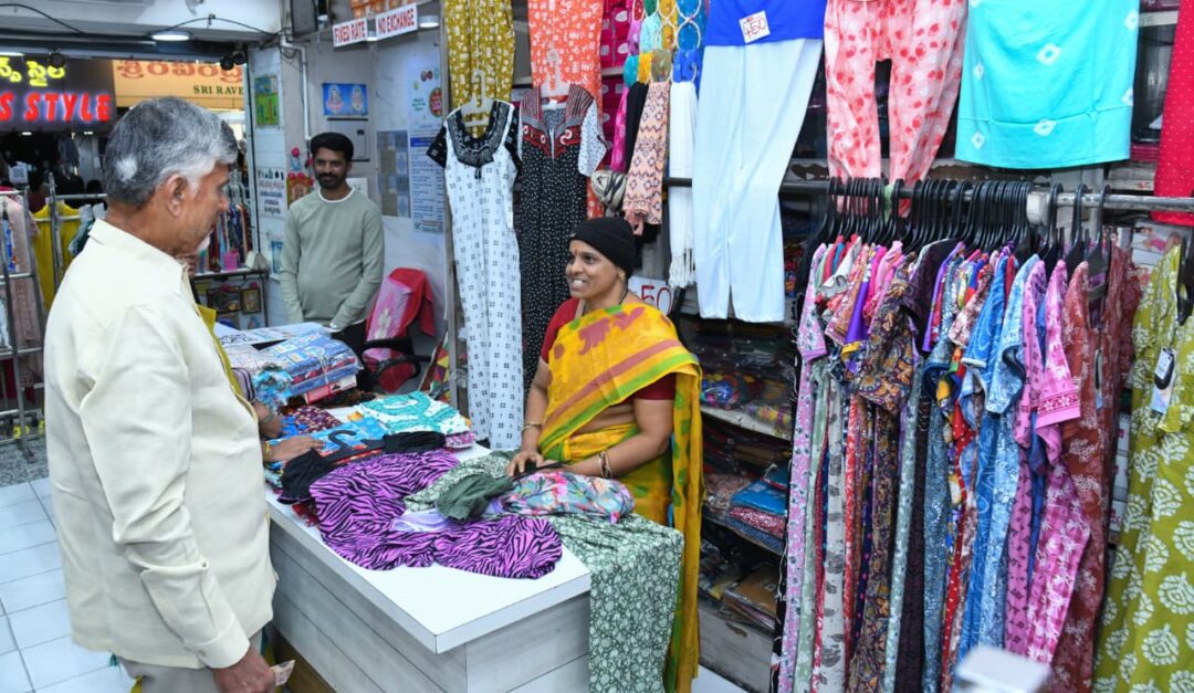 vijayawada beesent road lo విజయవాడ బీసెంట్ రోడ్‌లో సీఎం చంద్రబాబు పర్యటన