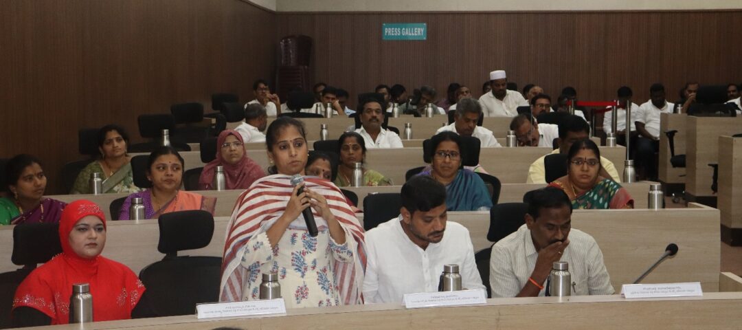 Meyar kovilamoodi ravindra మేయర్ కోవెలమూడి రవీంద్ర (నాని) అధ్యక్షతన గుంటూరునగర పాలక సంస్థ కౌన్సిల్ సమావేశ