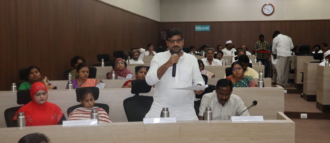 Meyar kovilamoodi ravindra మేయర్ కోవెలమూడి రవీంద్ర (నాని) అధ్యక్షతన గుంటూరునగర పాలక సంస్థ కౌన్సిల్ సమావేశ