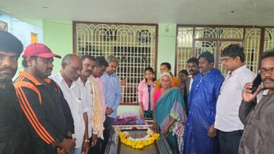 సాక్షి రిపోర్టర్ జక్రయ్యకు నివాళి – కుటుంబాన్ని పరామర్శించిన యూనియన్ నాయకులు, సహచరులు కుటుంబాన్ని పరామర్శించిన యూనియన్ నాయకులు, సహచరులు