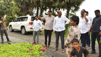 Montha thupaan మొంథా తుఫాన్ ప్రభావిత ప్రాతాలలో పర్యటిచినమంత్రి కొలుసు పార్థసారధి Montha thupaan