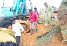 Bapatla news తుఫాను ప్రభావితప్రాంతాల్లోబాపట్ల జిల్లాకలెక్టర్ వి. వినోద్ కుమార్ పర్యటన Bapatla news