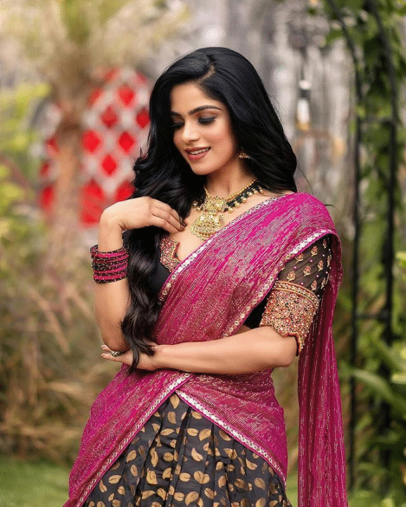 Divya Bharathi: From Flop Films to Tollywood Star Heroine||దివ్య భారతి: ఫ్లాప్ సినిమాల తర్వాత టాలీవుడ్ స్టార్ హీరోయిన్‌గా ఎదుగుదల