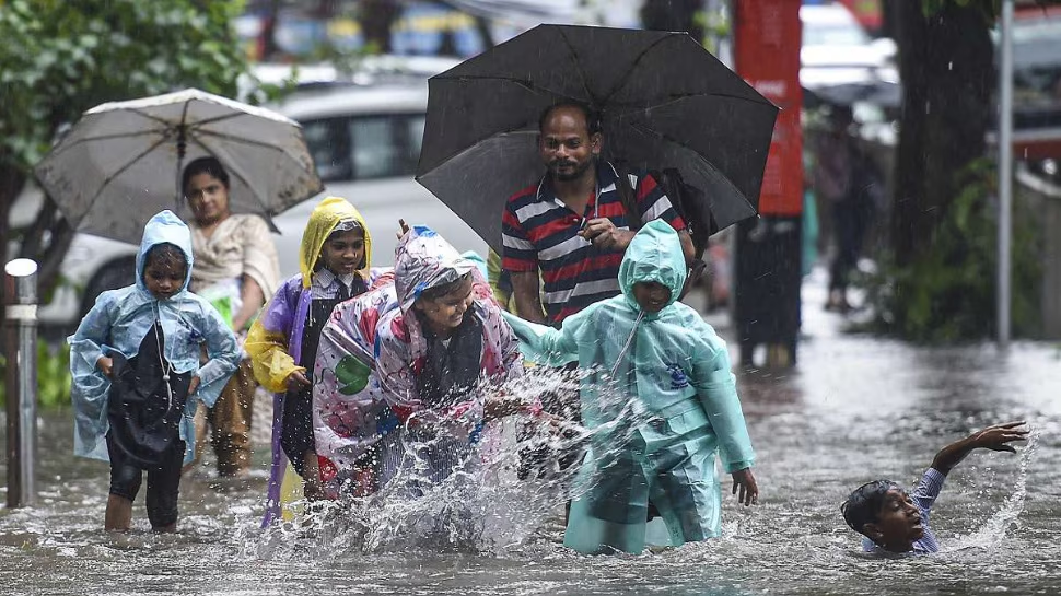 Heavy Rains: Holiday Declared for Schools in Nellore and Chittoor Districts Today||భారీ వర్షాలు: నెల్లూరు, చిత్తూరు జిల్లాల్లో నేడు పాఠశాలలకు సెలవు Heavy Rains