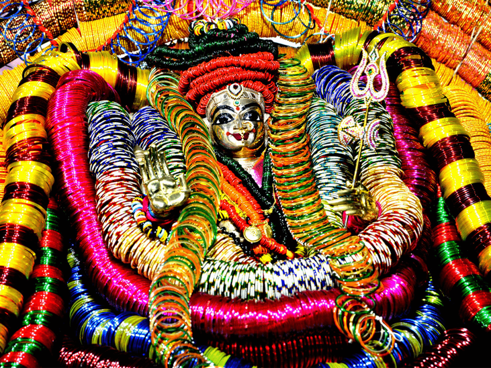 Gajula Shobha: Indrakeeladri Durgamma Divya Alankaram||గాజుల శోభ: ఇంద్రకీలాద్రి దుర్గమ్మ దివ్య అలంకారం