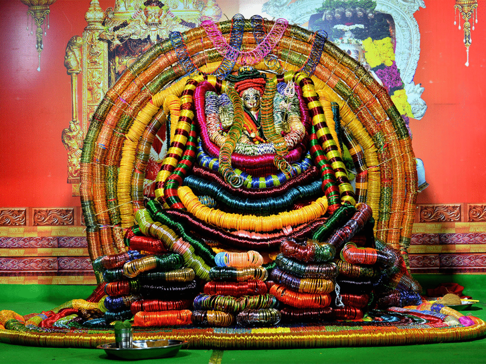 Gajula Shobha: Indrakeeladri Durgamma Divya Alankaram||గాజుల శోభ: ఇంద్రకీలాద్రి దుర్గమ్మ దివ్య అలంకారం