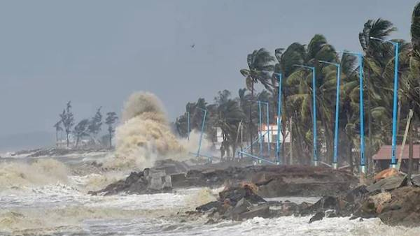 Terrifying Cyclone Montha: 'Red Alert' Issued for AP and Telangana||భయానక మొంథా తుఫాను: ఏపీ-తెలంగాణకు 'రెడ్ అలర్ట్'