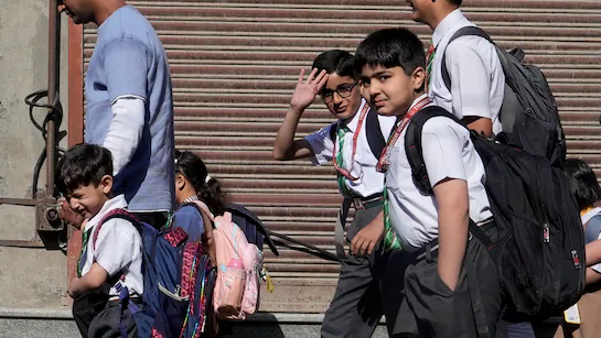 Extended Diwali Holidays in Telangana, AP – Complete Details||తెలంగాణ, ఏపీలో పొడిగించిన దీపావళి సెలవులు – పూర్తి వివరాలు