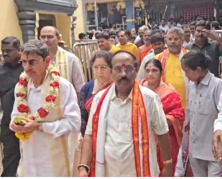 KanakaDurga కనకదుర్గ అమ్మవారిని దర్శించుకున్న తమిళనాడు గవర్నర్ ఆర్.ఎన్. రవి