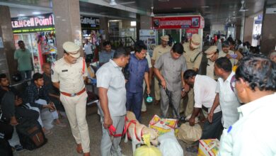 GUNTUR DISTRICT NEWS: ముందస్తు భద్రతా చర్యలలో భాగంగా గుంటూరు రైల్వే స్టేషన్, APSRTC బస్టాండ్లలో ఆకస్మిక తనిఖీలు నిర్వహించిన పోలీసులు