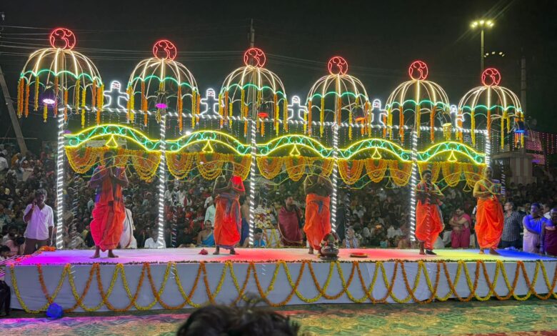 కార్తీక పౌర్ణమి శోభతో అమరావతి ప్రకాశం — అమరలింగేశ్వర స్వామి సన్నిధిలో నదీ హారతి మహోత్సవం కార్తీక పౌర్ణమి శోభతో అమరావతి ప్రకాశం — అమరలింగేశ్వర స్వామి సన్నిధిలో నదీ హారతి మహోత్సవం