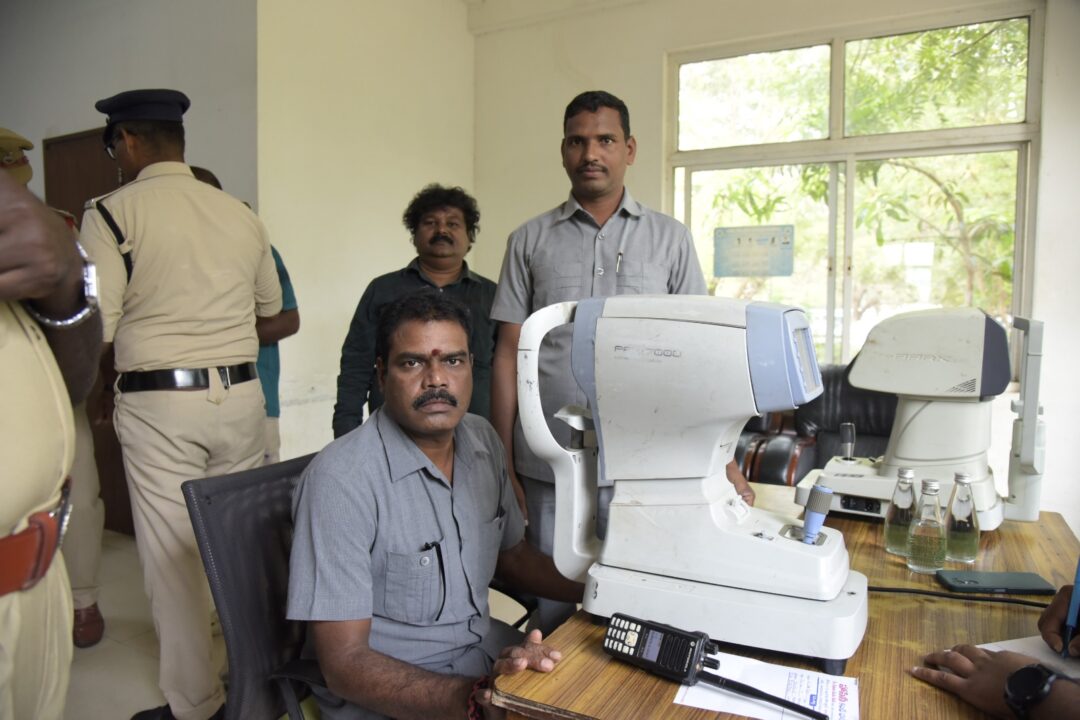 AP sachvalayam lo:ఏపీ సచివాలయ ఎస్పీఎఫ్ పోలీసు సిబ్బందికి ఉచిత కంటి పరీక్షలు