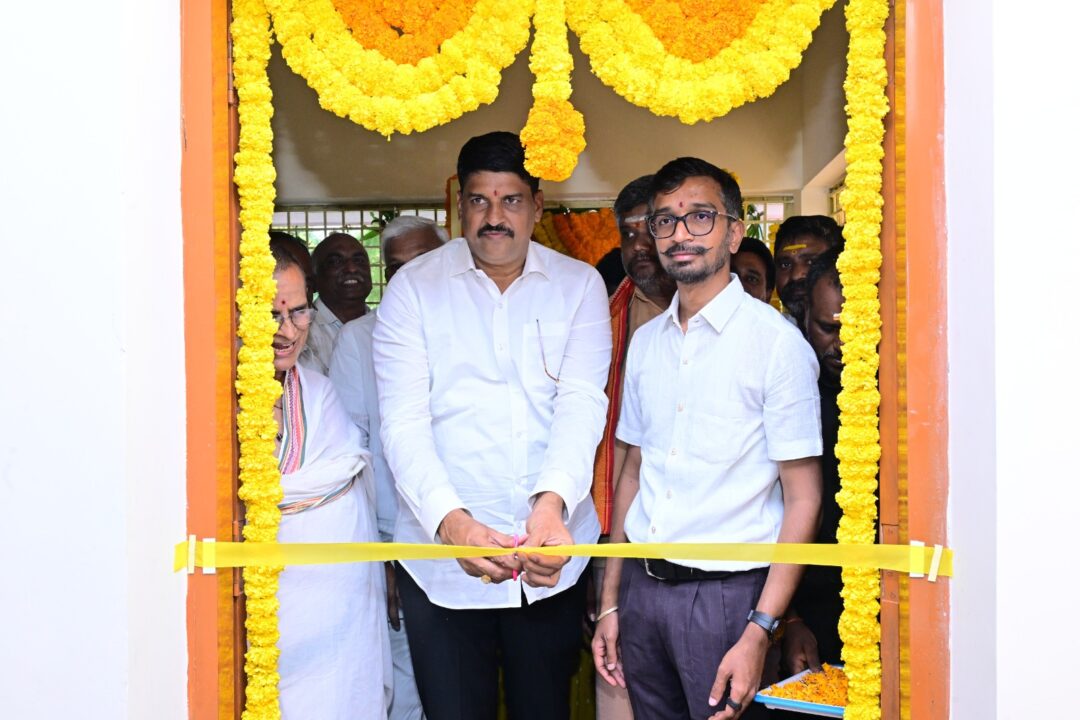 WhatsApp Image 2025-11-13 at 3.00.16 PM (1) Bapatla lo vision action plan:బాపట్లలో విజన్ యాక్షన్ ప్లాన్ యూనిట్ కార్యాలయ ప్రారంభం