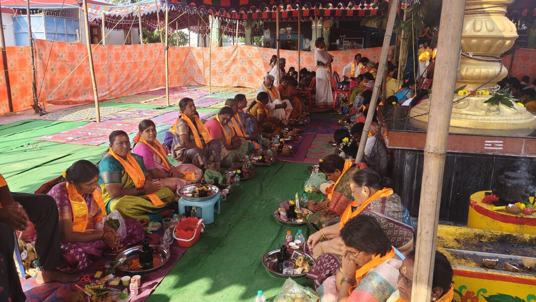 Sacred Chinnaganjam Shiva Temple Witnesses 1000 Devotee Rush on Final Karthika Monday||పవిత్ర చిన్నగంజాం శివాలయం చివరి కార్తీక సోమవారం 1000 మంది భక్తుల రద్దీని చూసింది Sacred Chinnaganjam Shiva Temple Witnesses 1000 Devotee Rush on Final Karthika Monday||పవిత్ర చిన్నగంజాం శివాలయం చివరి కార్తీక సోమవారం 1000 మంది భక్తుల రద్దీని చూసింది