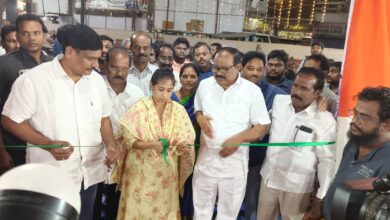 గుంటూరు పశ్చిమ ఎమ్మెల్యే గల్లా మాధవి ముఖ్యఅతిథిగా హాజరై పుస్తక మహోత్సవాన్ని ప్రారంభించారు.