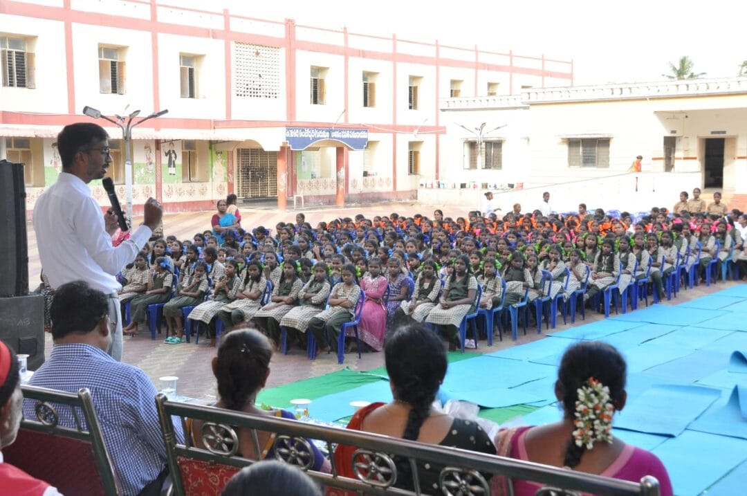 WhatsApp Image 2025-11-21 at 4.26.38 PM Bapatla Local News:బాల్యవివాహాల రహిత జిల్లాగా బాపట్లను తీర్చిదిద్దాల్సిన బాధ్యత విద్యార్థినీలదే-జిల్లా కలెక్టర్ వినోద్ కుమార్.వి