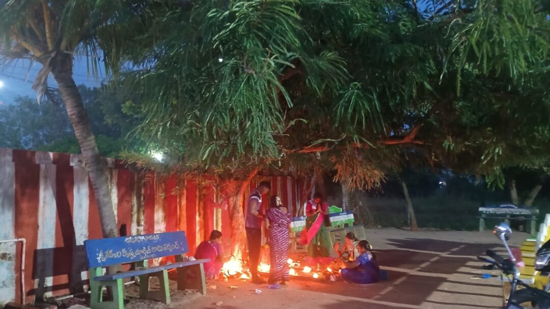 Bapatla Local News: స్వర్గానికి పంపే దీపారాధనే-పోలి