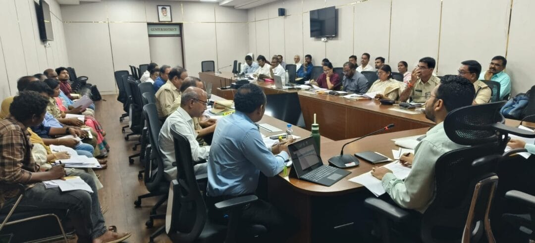 WhatsApp Image 2025-11-21 at 9.04.42 PM Guntur Local News:ప్రమాదాల నివారణ పై దృష్టి సారించాలి-జాయింట్ కలెక్టర్ శ్రీవాస్తవ