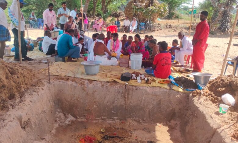 Amazing Polemma Temple Foundation Ceremony at Pedda Ganjam Pallepalem with 1000 Devotees: Spiritual Ecstasy||అద్భుతమైన $1000$ మంది భక్తులతో పెద్ద గంజాం పల్లెపాలెంలో పోలేరమ్మ ఆలయ శంకుస్థాపన: భక్తిపారవశ్యం