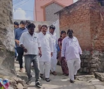 Securenrabad News:ప్రమాదకరంగా పగుళ్లు ఏర్పడిన గుట్ట రాళ్లను పరిశీలించిన ఎమ్మెల్యే శ్రీ గణేష్