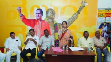 GUNTUR CITY NEWS: 23, 28 డివిజన్ల తెలుగుదేశం నేతలతో ముఖాముఖి నిర్వహించిన ఎమ్మెల్యే గళ్ళా మాధవి GUNTUR CITY NEWS: 23, 28 డివిజన్ల తెలుగుదేశం నేతలతో ముఖాముఖి నిర్వహించిన ఎమ్మెల్యే గళ్ళా మాధవి