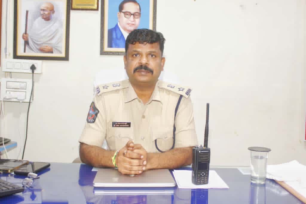 Bapatla District Police: Crucial 12 Update on PGRS Cancellation Due to Cyclone Effect ||బాపట్ల జిల్లా పోలీస్: తుఫాను ప్రభావంతో PGRS రద్దుపై అత్యంత ముఖ్యమైన 12 అప్‌డేట్