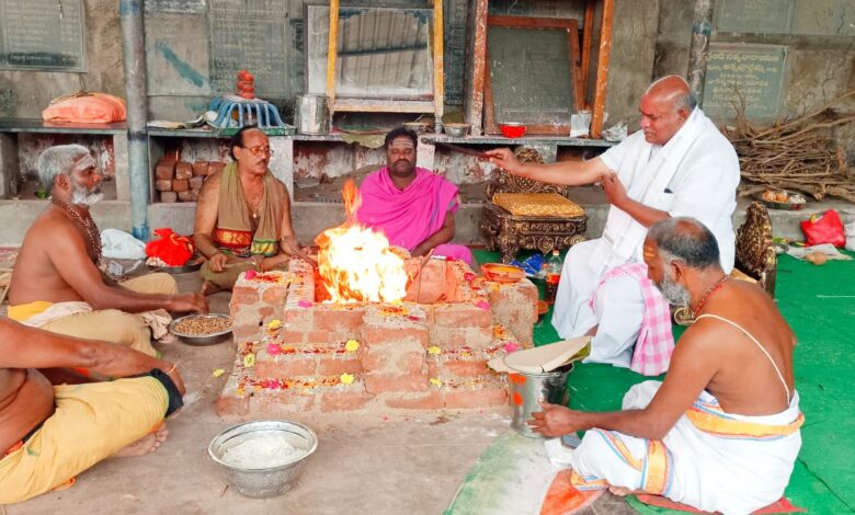 41 Days of Grand Devotion at Someshwara Swamy Devasthanam: Concluding the 'Chaddi Karyakramam||సోమేశ్వర స్వామి దేవస్థానంలో 41 రోజుల భవ్యమైన భక్తి: చద్ది కార్యక్రమం ముగింపు 41 Days of Grand Devotion at Someshwara Swamy Devasthanam: Concluding the 'Chaddi Karyakramam||సోమేశ్వర స్వామి దేవస్థానంలో 41 రోజుల భవ్యమైన భక్తి: చద్ది కార్యక్రమం ముగింపు