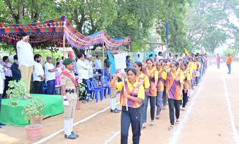 K.V.R & M.K.R :కె.వి.ఆర్ & యం.కె.ఆర్ కళాశాల 45వ క్రీడా వార్షికోత్సవం మరియు డా.డి.యస్.రాజు జూనియర్ కళాశాల 29 క్రీడా వార్షికోత్సవంలో పాలుగొన్న-ఎమ్మెల్యే శ్రీ వేగేశన నరేంద్ర వర్మ రాజు K.V.R & M.K.R