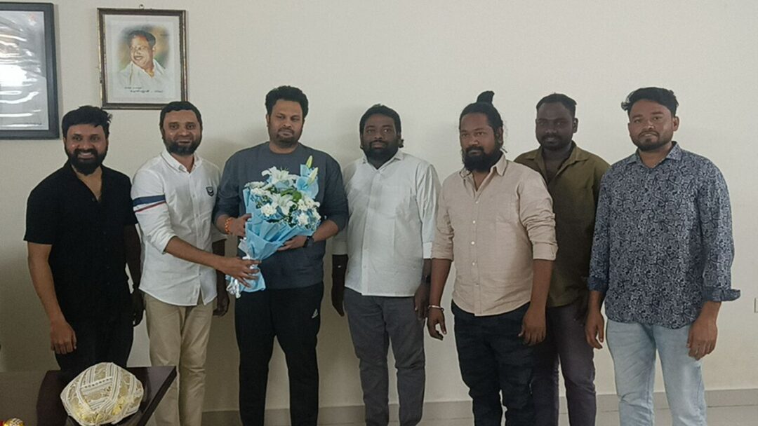 WhatsApp Image 2025-12-12 at 3.27.18 PM Bapatla gilla ysr congress party :బాపట్ల జిల్లా వైఎస్ఆర్ కాంగ్రెస్ పార్టీ యువజన విభాగం నూతన జిల్లా వైస్ ప్రెసిడెంట్గా శీలం చంటి