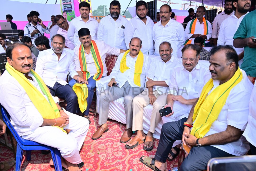 WhatsApp Image 2025-12-16 at 3.22.24 PM Bapatla Local News :మాజీ ప్రధానమంత్రి అటల్ బీహారి వాజ్పేయి విగ్రహవిష్కరణ