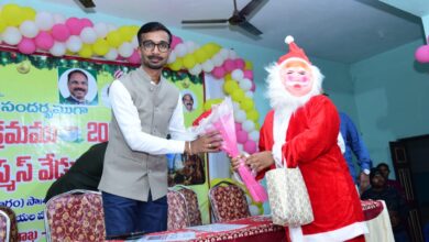 Bapatla Local News :ఏసుక్రీస్తు క్షమా గుణాలు, సూక్తులు నేటి సమాజానికి మార్గదర్శకం-జిల్లా కలెక్టర్ డాక్టర్ వినోద్ కుమార్.వి Bapatla Local News