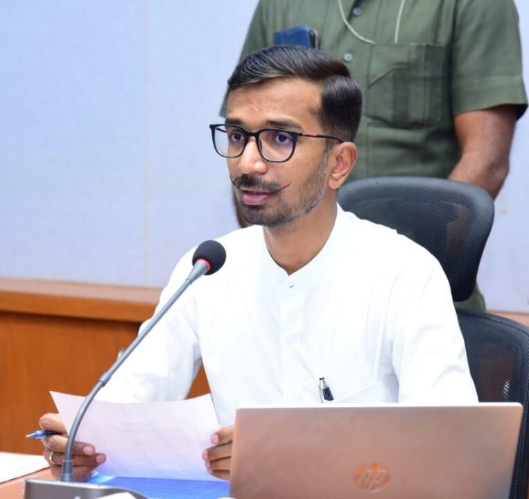 Bapatla Local News :ఒక కుటుంబం నుంచి ఒక పారిశ్రామికవేత్తను తీసుకురావడమే లక్ష్యంతో పరిశ్రమల అభివృద్ధి విధానాన్ని ప్రభుత్వం చేపట్టింది-జిల్లా కలెక్టర్ డాక్టర్ వినోద్ కుమార్.వి