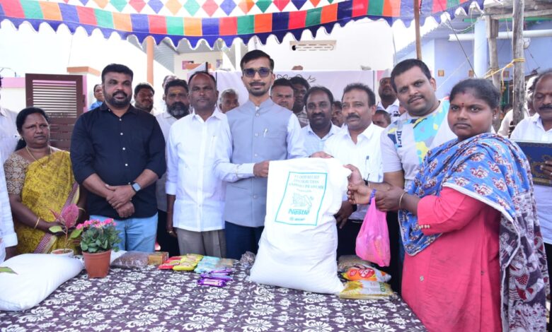 Bapatla Local news :తుపాను బాధితులకు నెస్లీ కంపెనీ తనవంతు చేయూత నందించడం అభినాదనీయం-జిల్లా కలెక్టర్ డాక్టర్ వినోద్ కుమార్.వి Bapatla Local news