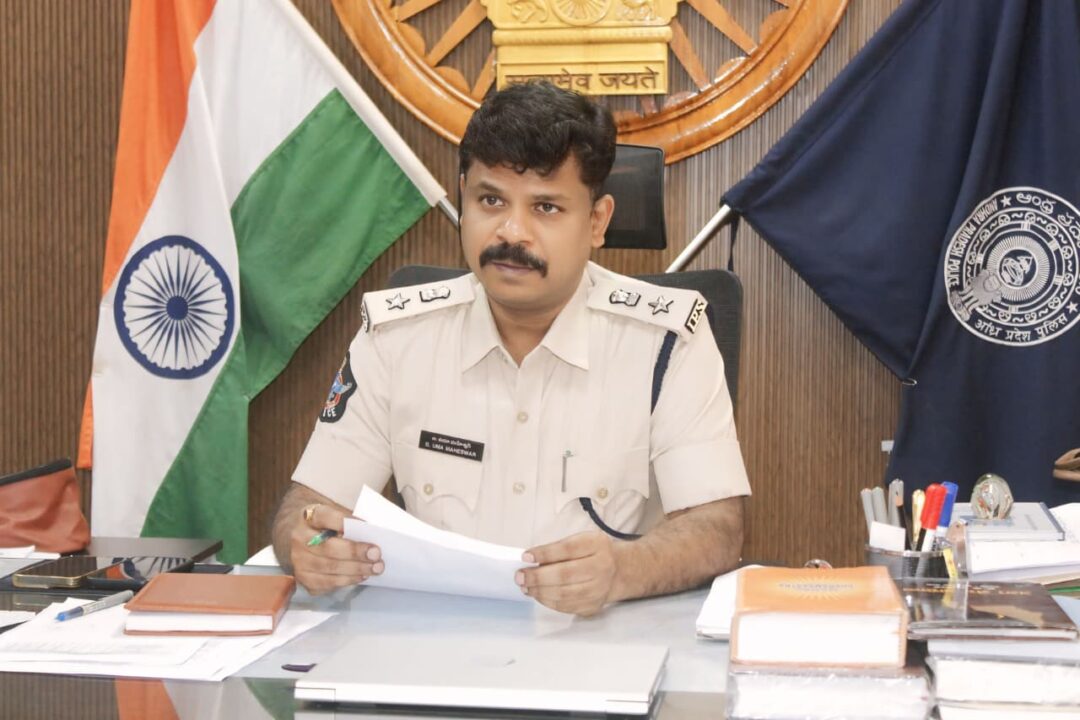 Bapatla Local News :బాపట్ల జిల్లా పోలీస్ ప్రధాన కార్యాలయంలో పీజీఆర్‌ఎస్ కార్యక్రమం