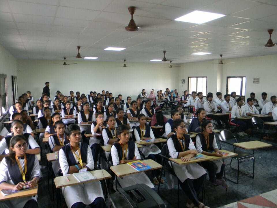 Vetapalem Local News :ముఖ్యమంత్రి చంద్రబాబుతో జూమ్‌ మీటింగ్‌లో -సెయింట్‌ ఆన్స్‌ విద్యార్థులు