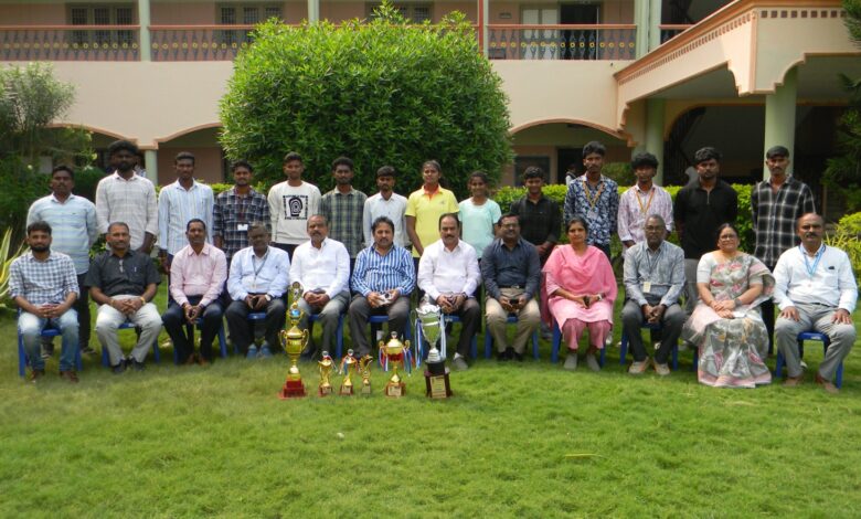 Chirala Local News :ఓవర్ఆల్ చాంపియన్షిప్ ను కైవసం చేసుకున్నా-సెయింట్ ఆన్స్ కాలేజ్ ఆఫ్ ఇంజినీరింగ్ అండ్ టెక్నాలజి, చీరాల Chirala Local News