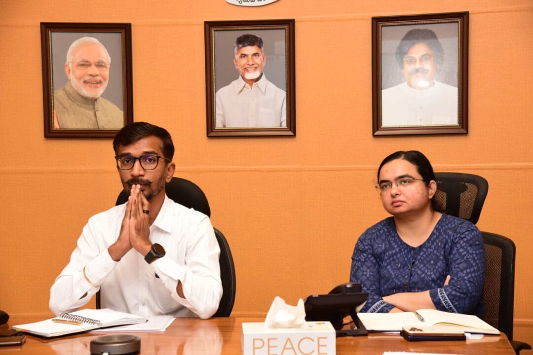 Bapatla Local News :రెవెన్యూ క్లినిక్స్ ద్వారా భూ సమస్యలకు శాశ్వత పరిష్కారం – సి.సి.ఎల్.ఏ ప్రత్యేక కార్యదర్శి జయలక్ష్మి