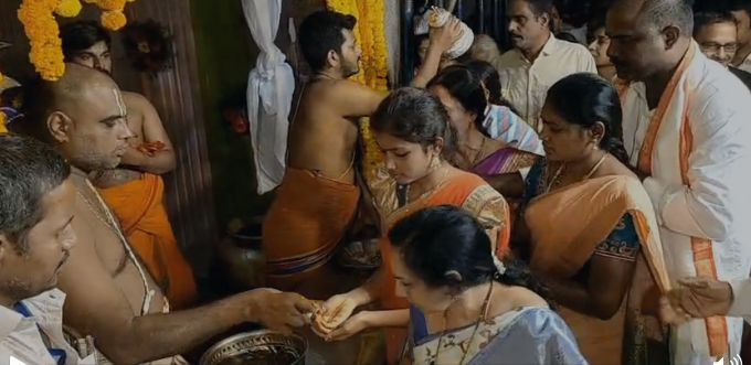 madsi2 Mangalagiri Local News :ఉత్తర ద్వారంలో శ్రీమన్నారాయణుడు-వైకుంఠ ఏకాదశి సందర్భంగా భక్తులకు అపూర్వ దర్శనం