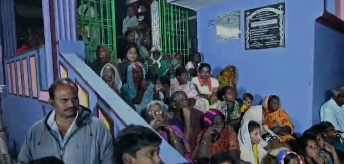 Vemuru Local News :స్టార్ ఫెస్టివల్ అండ్ సెమీ క్రిస్మస్ వేడుకలకు ముఖ్య అతిథిగా-వేమూరు ఎమ్మెల్యే ఆనందబాబు