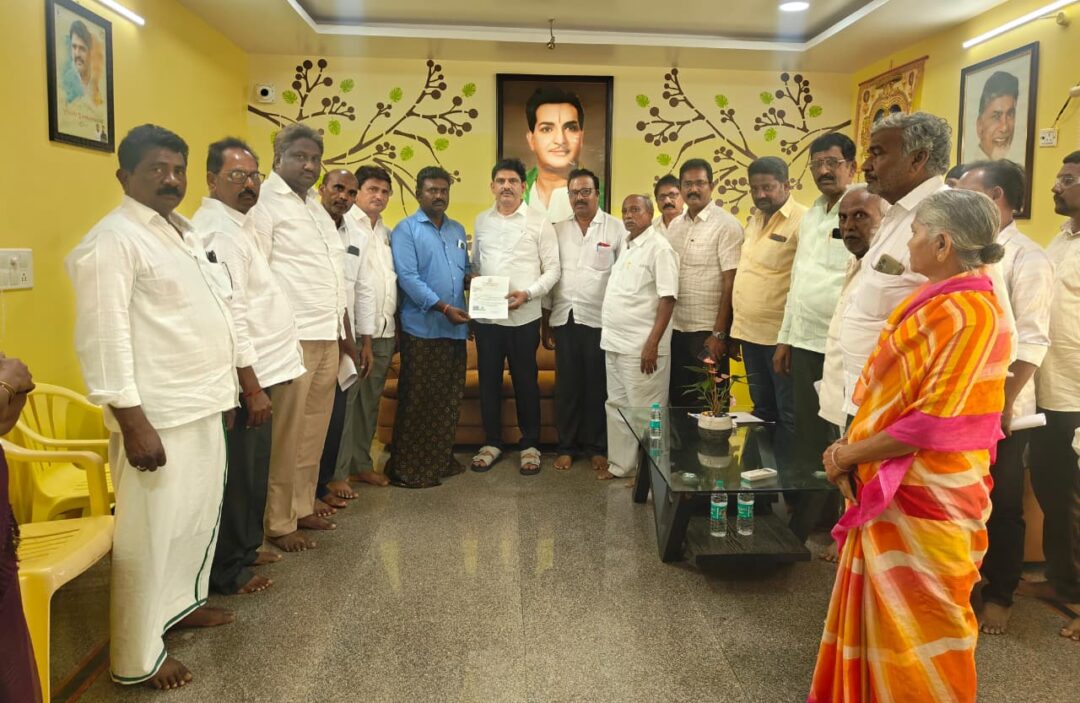 WhatsApp Image 2026-01-04 at 12.37.02 PM Parchuru Local News :పంటల నమోదు పకడ్బందీగా జరగాలి – ఎమ్మెల్యే ఏలూరి సాంబశివరావు